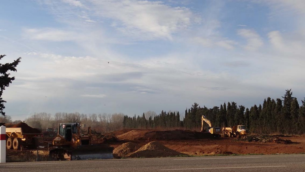 Les premiers travaux de franchissement du Vistre depuis le CD135