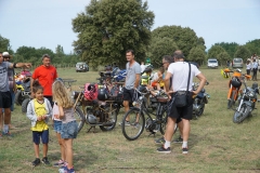 déjeuner aux prés  moto et mobylette